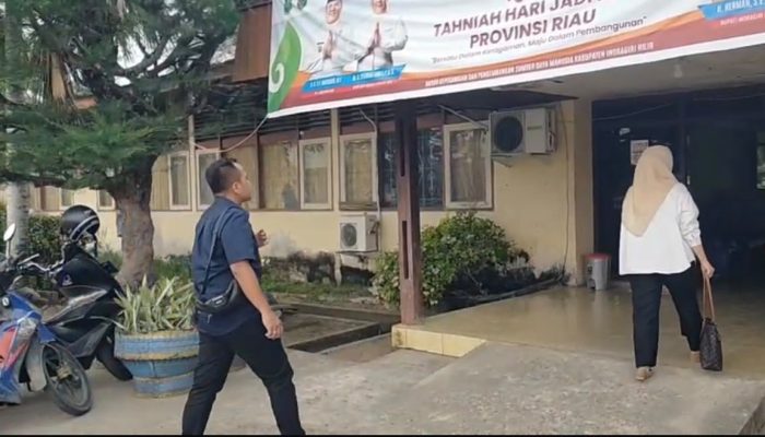 Oknum Sekcam di Inhil Diduga Lakukan Pelecehan Terhadap Bawahan, Keluarga Korban Minta Pelaku Dinonaktipkan